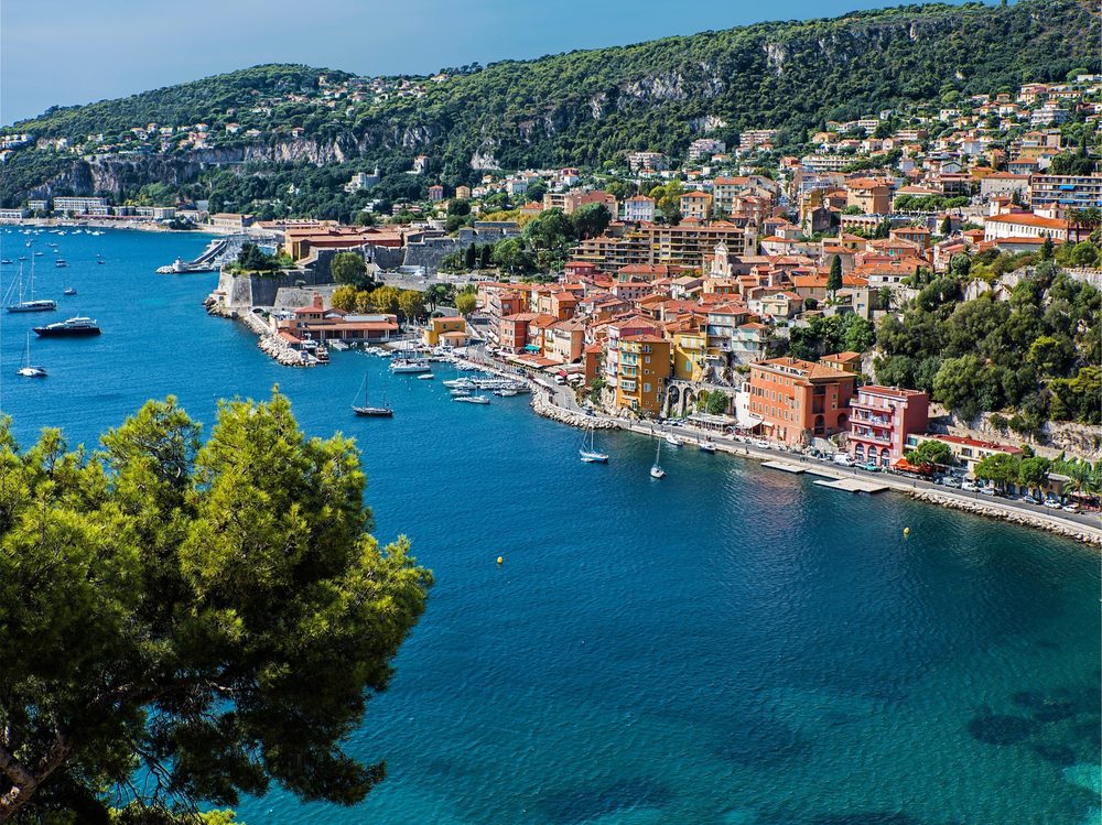 La rade de Villefranche-sur-Mer sur la Côte d’Azur
